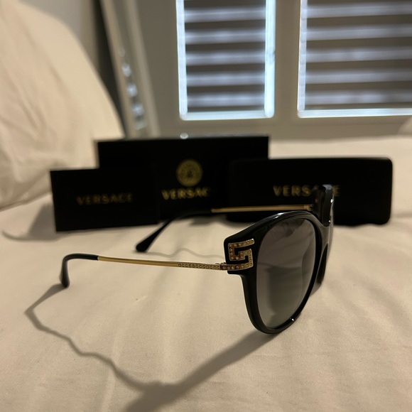 Versace Greca Sunglasses - Picture 2 of 7